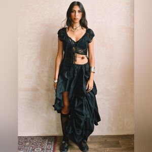 Caspar the Label Venus in Gemini Maxi Skirt Black